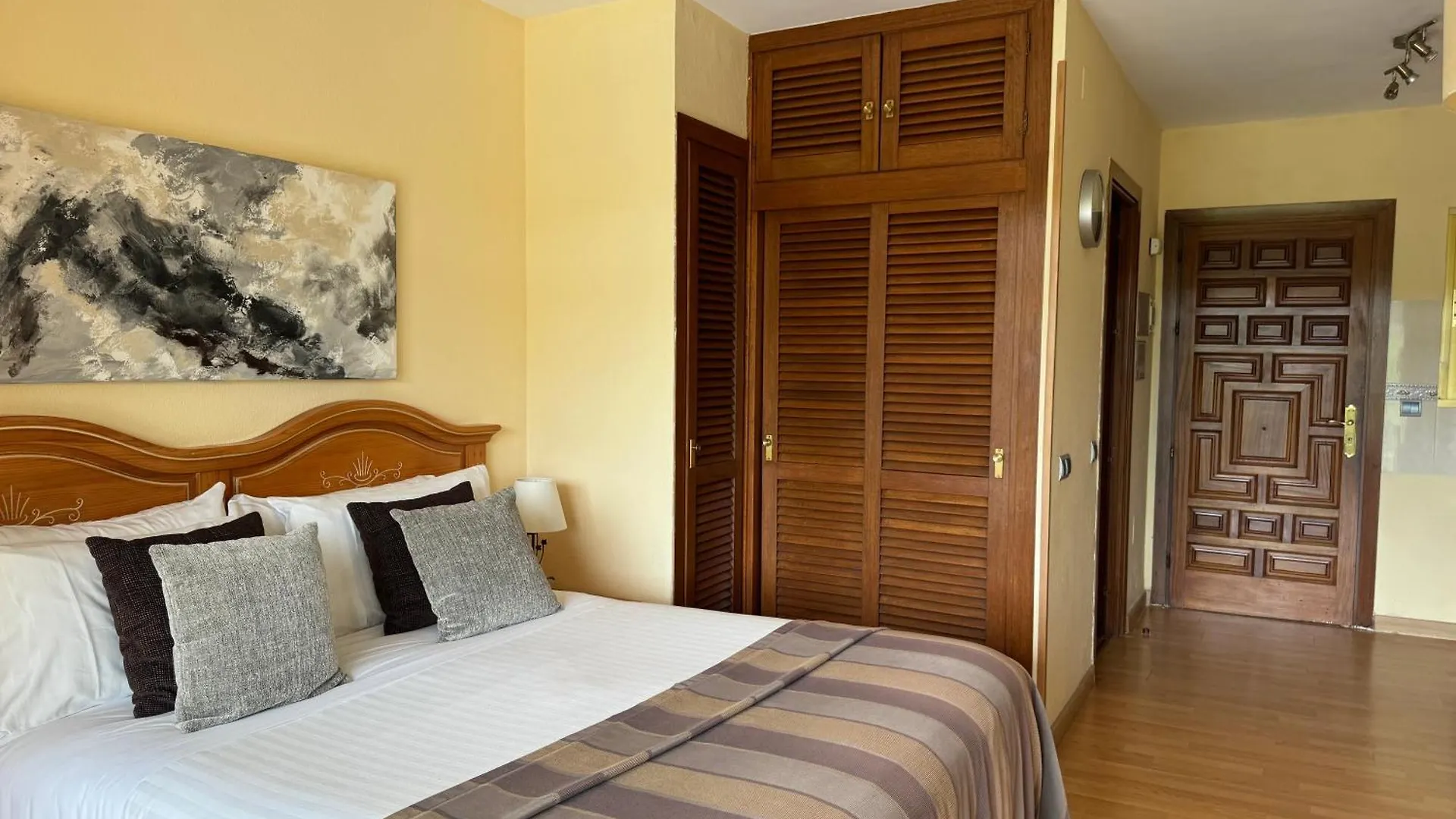 Macdonald Leila Playa Resort Sitio de Calahonda 0*,